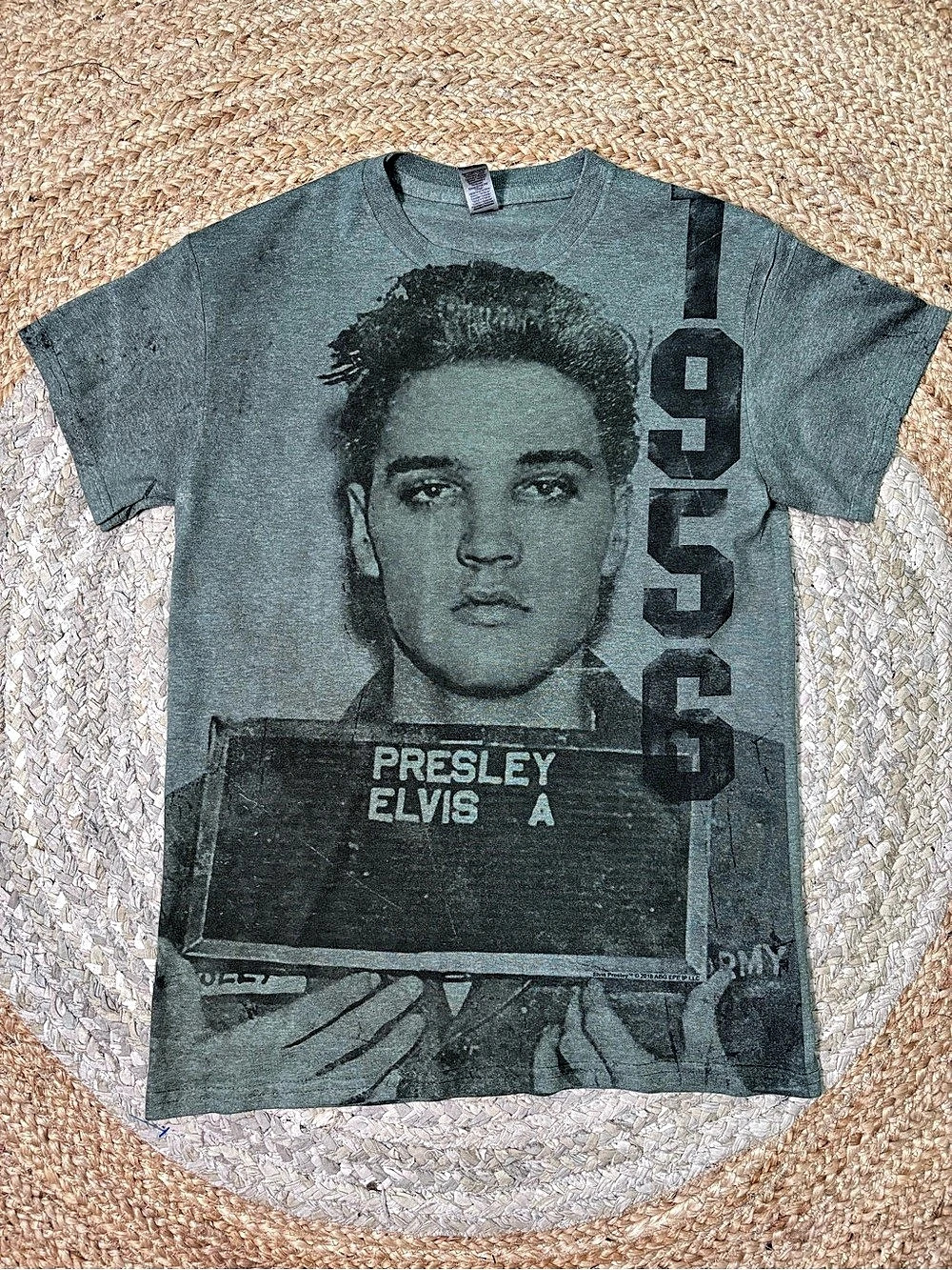 Gildan Elvis Presley 1956 Mugshot Graphic T-Shirt Small Green